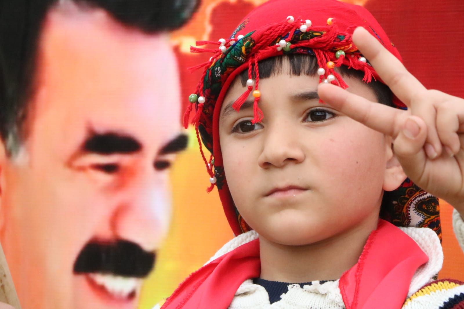 في ذكرى اعتقال أوجلان... وقفة لحزب العمال الكردي في بيروت